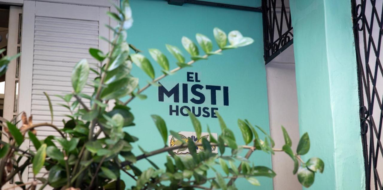 Hostal El Misti House Copacabana